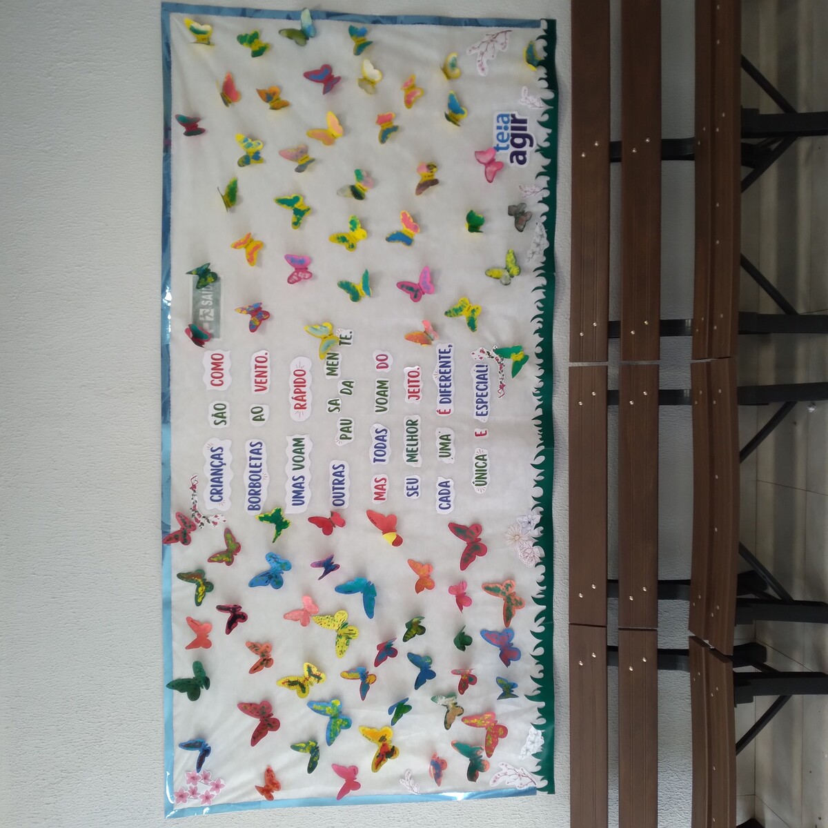clinica-teia-celebra-o-dia-das-criancas-com-mural-com-elementos-feitos-pelos-pacientes